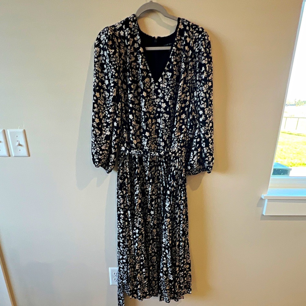 Lane Bryant Black White Floral Pleated Midi Dress Womens 22 V-Neck Balloon Slv